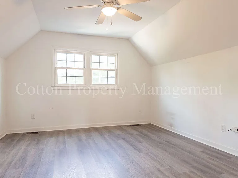 824 Haymarket Ln — Photo 34
