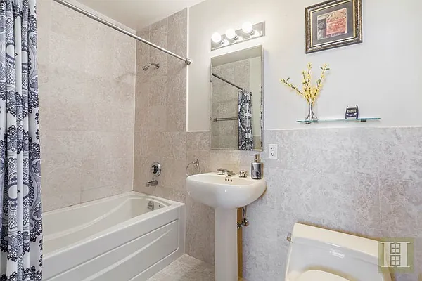 Rented by Halstead Real Estate | media 32