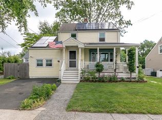 450 Freeman Ave, Stratford, CT 06614