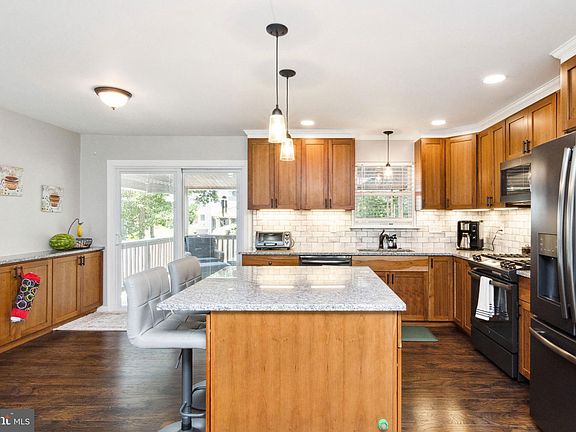 4th image of 136 Red Fox Cir