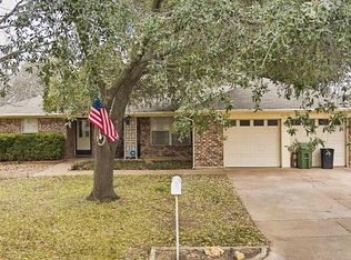 6736 Oliver Dr, North Richland Hills, TX 76180