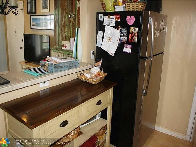 1st image of 2161 NE 68th St APT 322
