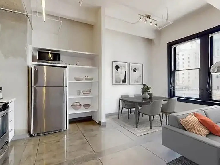 1411 Valencia St — Photo 13