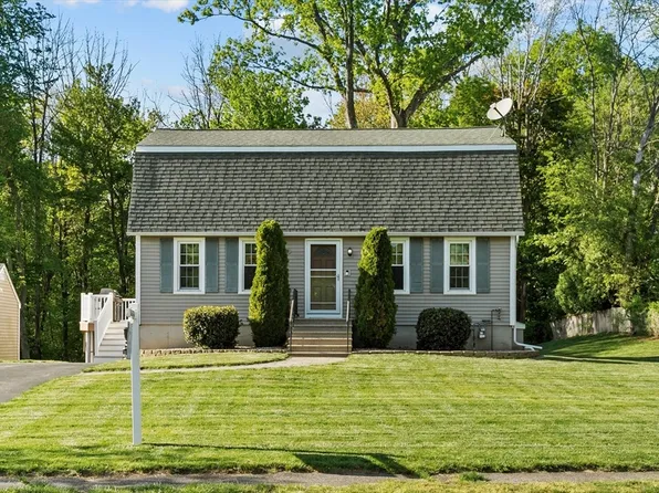 9 Buckingham Ln, Haverhill, MA 01835