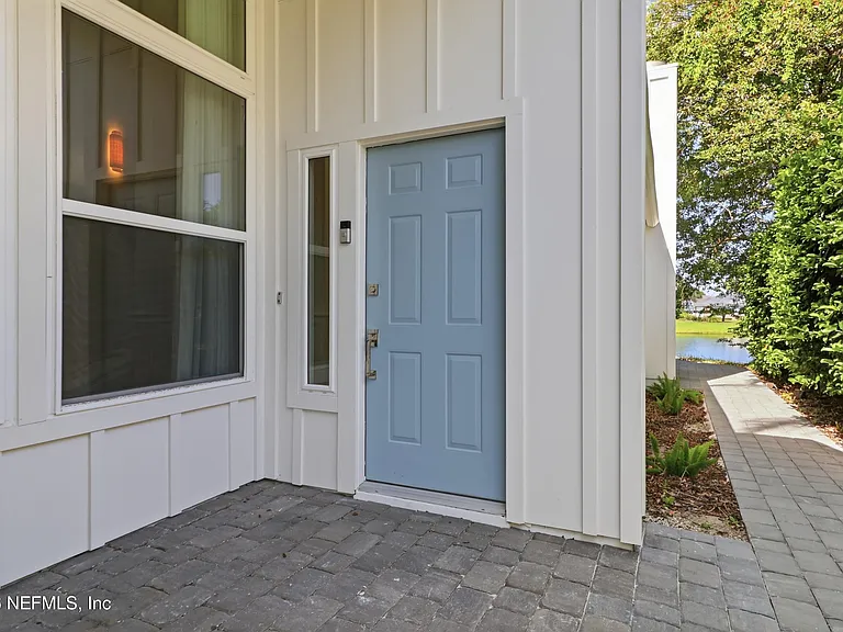 120 Alsace Ct — Photo 3