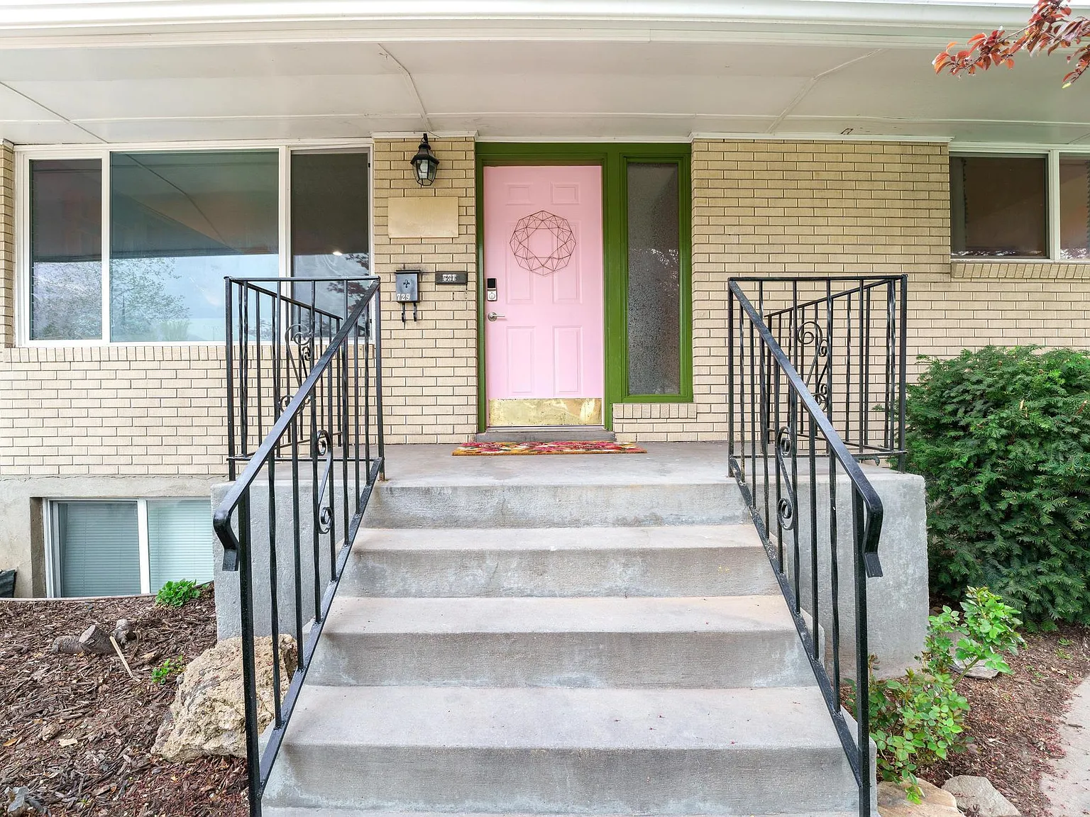 3 bed, 1700 sqft, $3,200 — Photo 3