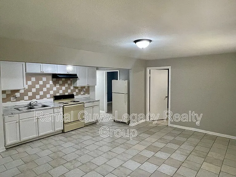 1738 Wright Ave #1 — Photo 3
