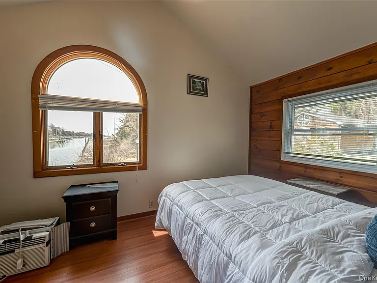 18 Shinnecock Rd #4 — Photo 1