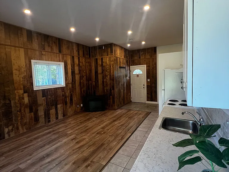 16632 York Durham Line #GARAGE — Photo 11
