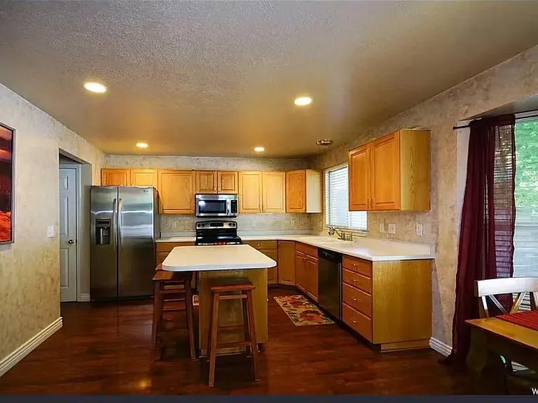 8370 S 745 E — Photo 4