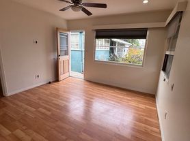 Charming & Cozy Home Near the Beach!, 1 br / 1.0 ba, $2550