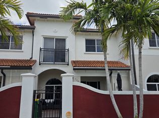 3540 NW 30th Pl, Lauderdale Lakes, FL 33311