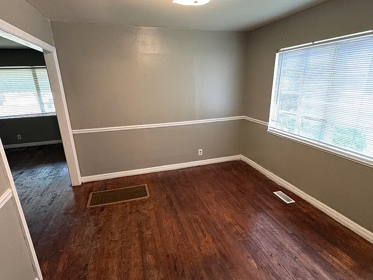 5513 Avenue P — Photo 14