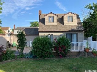 932 Washington St, Baldwin, NY 11510