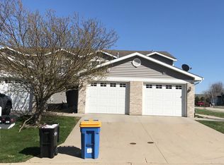 626 S Pointe Ct SW, Rochester, MN 55902