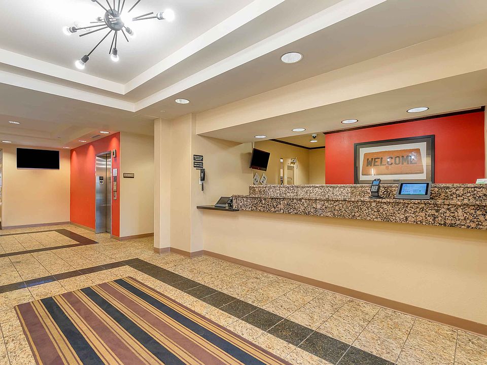 Lobby and Guest Check-in