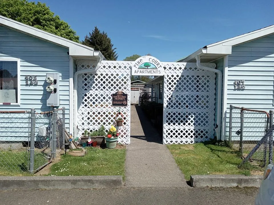 405 Pine Ave #2