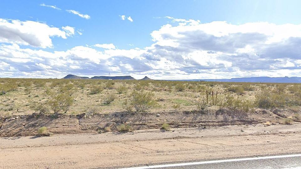 2nd image of 2693 S Mohave Trl