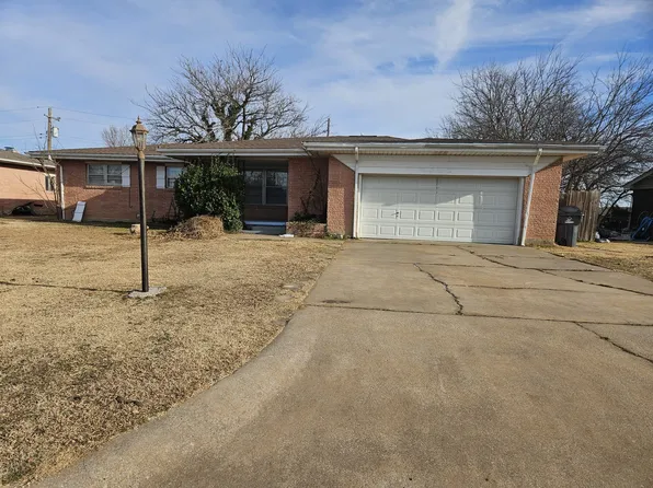 4508 SW 45th Pl, Lawton, OK 73505