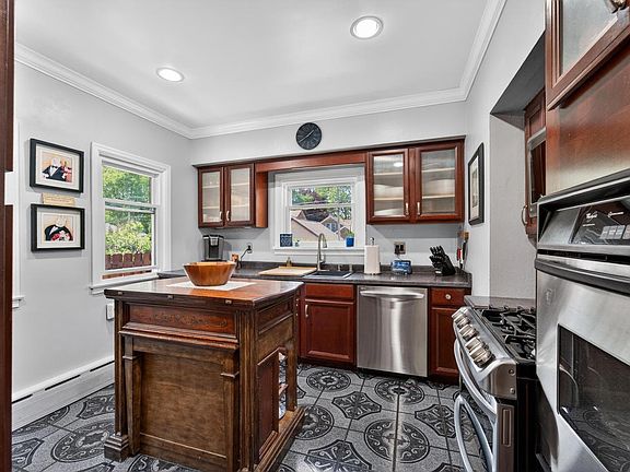 5th image of 3261 S Logan AVENUE
