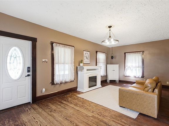 5th image of 308 Forest Ave
