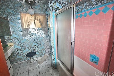 3rd image of 9642 Rosecrans Ave