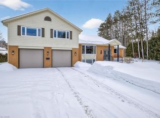 28 Starrview Cres, Mono, ON L9W 3B1