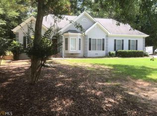 105 Farr Lake Dr, Tyrone, GA 30290