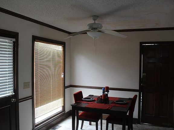 3rd image of 2548 Kingston Dr