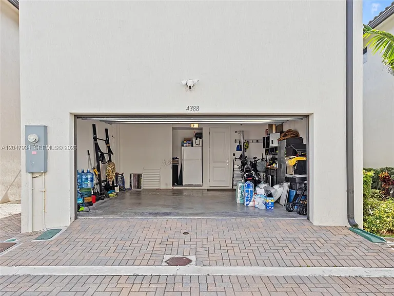 4388 NW 81st Ave — Photo 7
