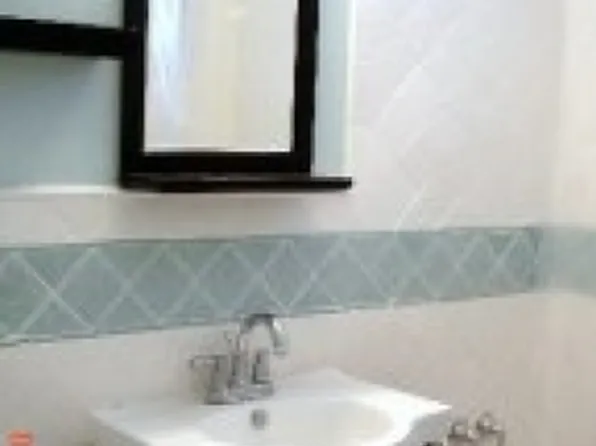 168 Williams Avenue image 1 of 5