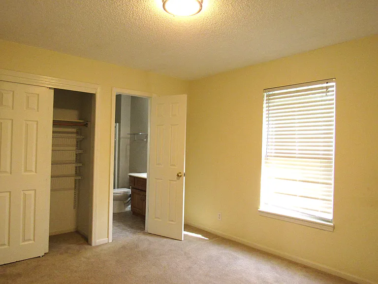 15146 Glenwood Ave #15146 — Photo 15