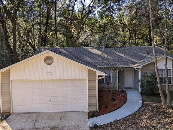 2nd image of 1013 Redbud Ave