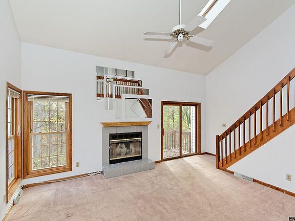 3rd image of 73 Woodside Dr