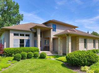 5807 Lakeshore Dr, Ann Arbor, MI 48108