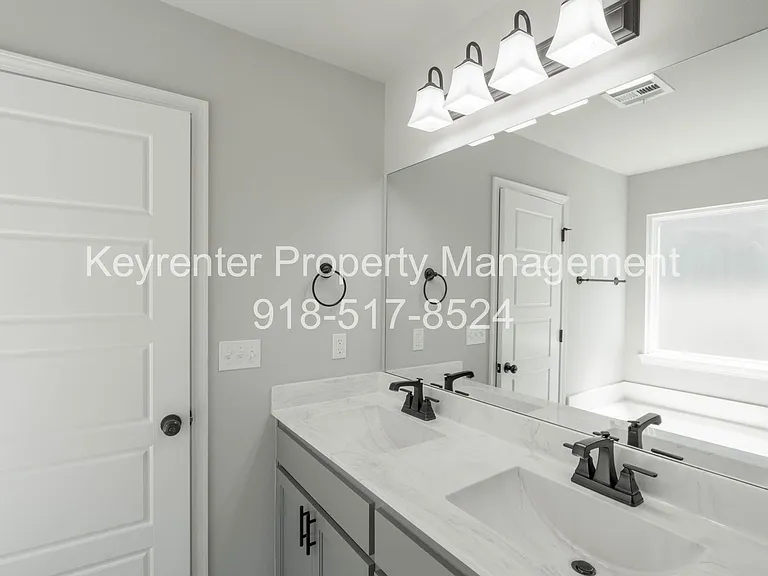 6800 S 20th St — Photo 23