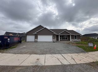 1400 Divinity Dr, De Pere, WI 54115