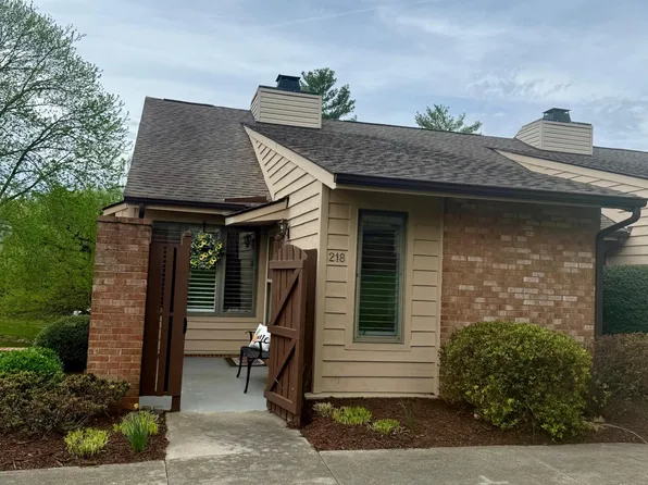 218 Windward Dr SW, Roanoke, VA 24018