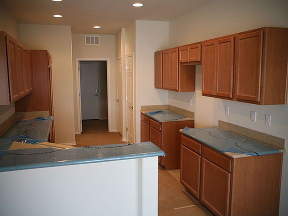 4th image of 6037 Corbin Ave