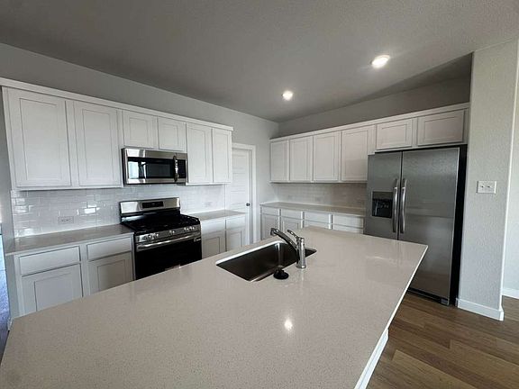 3rd image of 1101 Sunward Rd