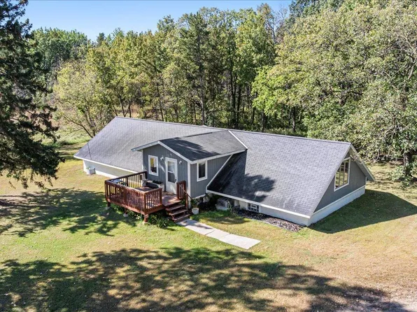 716 Cedar Ln, Motley, MN 56466