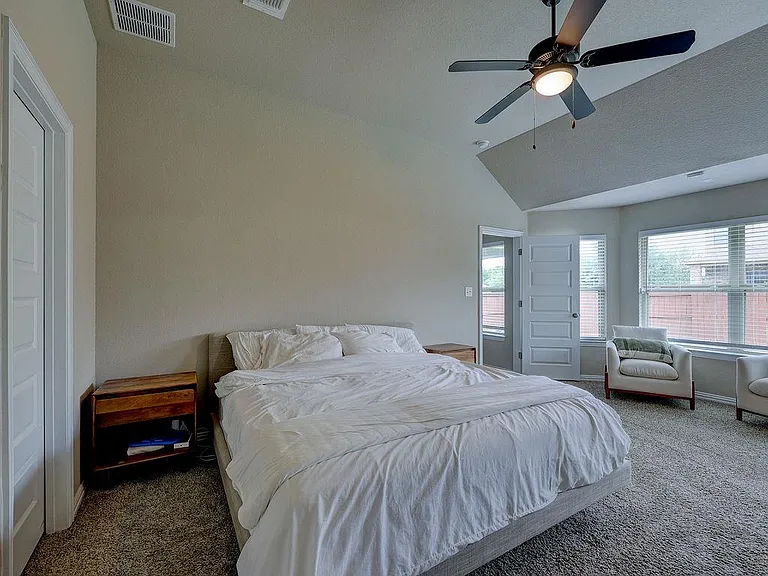 4140 Van Ness Ave — Photo 30