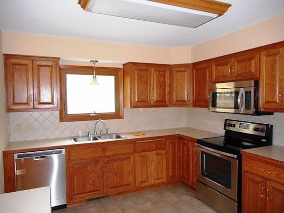2nd image of 2482 Orchard Ln