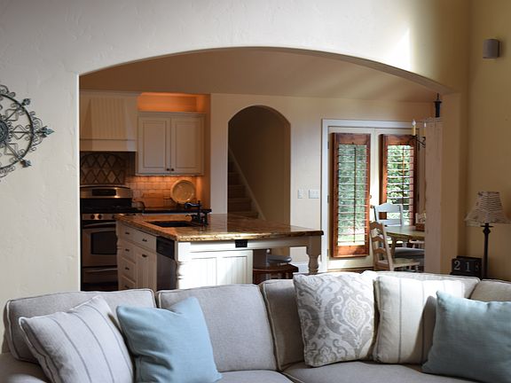 Open concept into kitchen