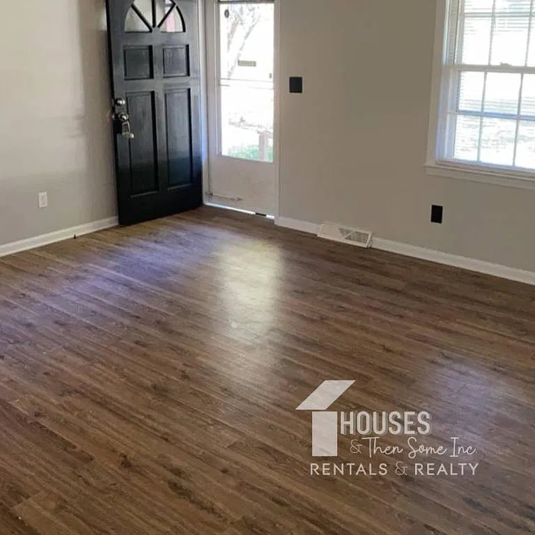 140 Clark Ave — Photo 3