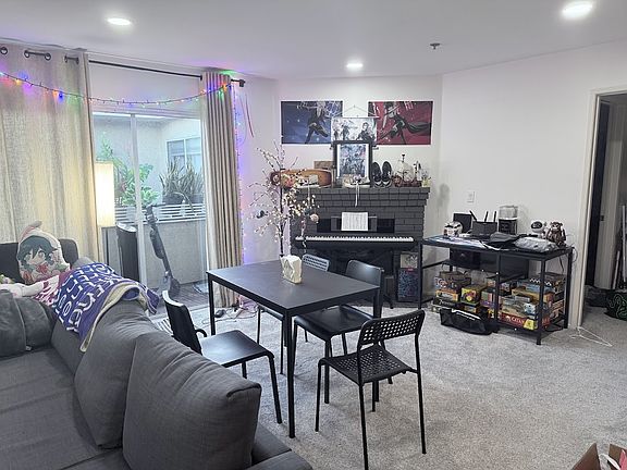 3rd image of 1731 Barry Ave