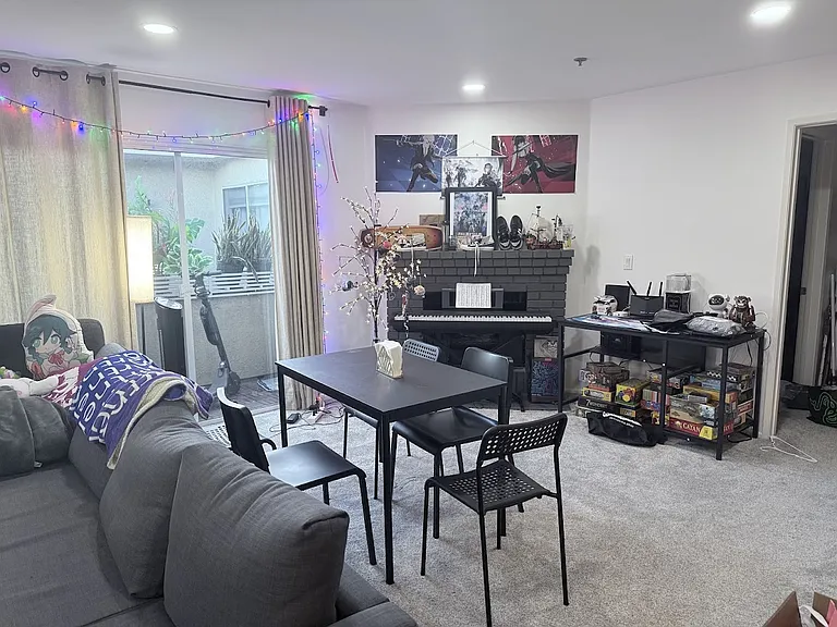 1731 Barry Ave — Photo 4
