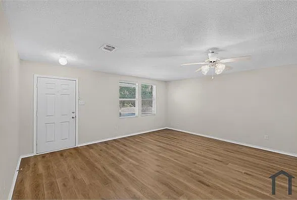 3 bed, 1868 sqft, $2,650 — Photo 3