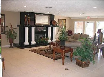 5800 Lynn Lake Dr S #SO — Photo 1