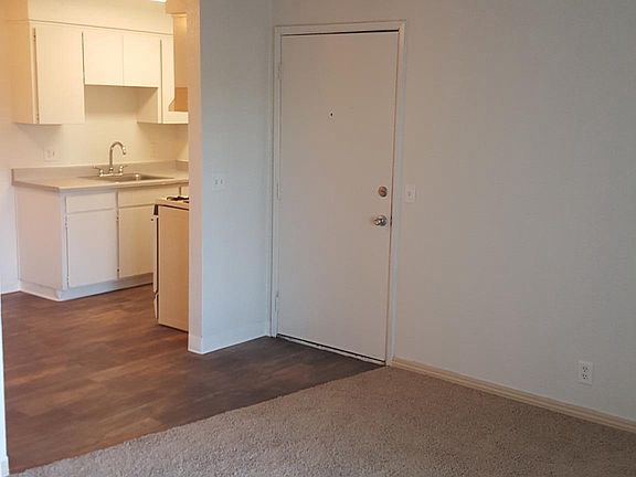 4th image of 3280 Laurelhurst Dr APT 79